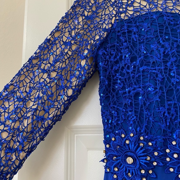 Maxi Blue Dress with Floral Design Size M - Picture 3 of 6